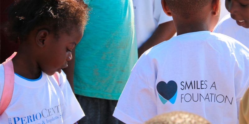 Dr. Fabio Vignoletti coopera en Zimbabwe con la ONG Smile is a Foundation