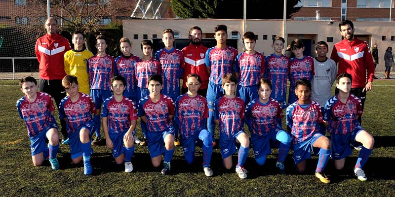 Nueva equipación del equipo patrocinado por PerioCentrum Segovia