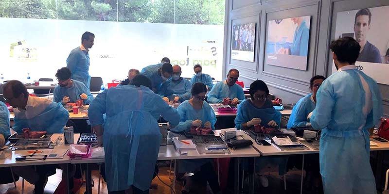 El Dr. Ortiz-Vigón, ponente del curso SEPA sobre periimplantitis