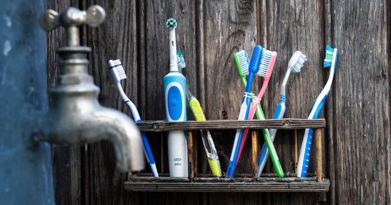 Qué beneficios nos aporta el uso del cepillo de dientes eléctrico